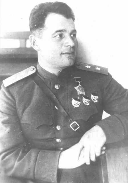 Иван Черняховский